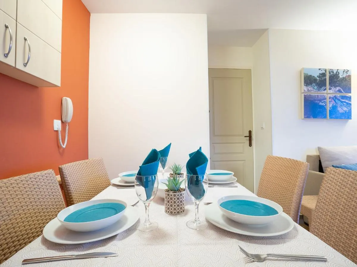 Apartment Village Cap Esterel - Le Belvedere-2 By Interhome Saint-Raphael
